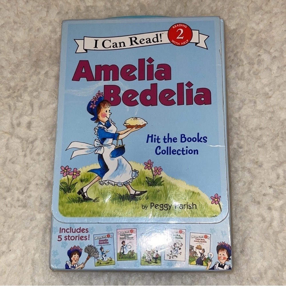 Amelia Bedelia Hit the Books Collection